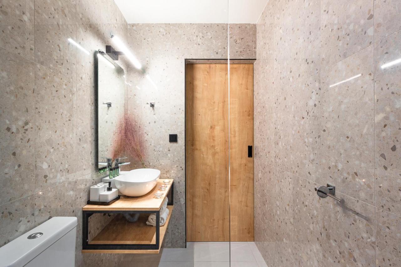 Araliki Suites โปไลโครโน ภายนอก รูปภาพ