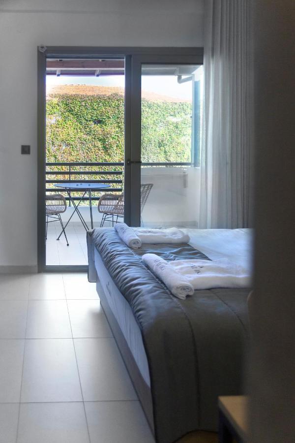 Araliki Suites โปไลโครโน ภายนอก รูปภาพ