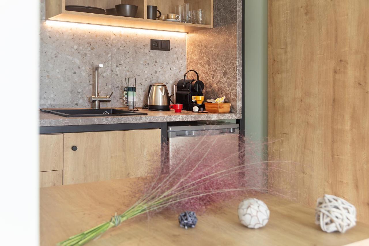 Araliki Suites โปไลโครโน ภายนอก รูปภาพ