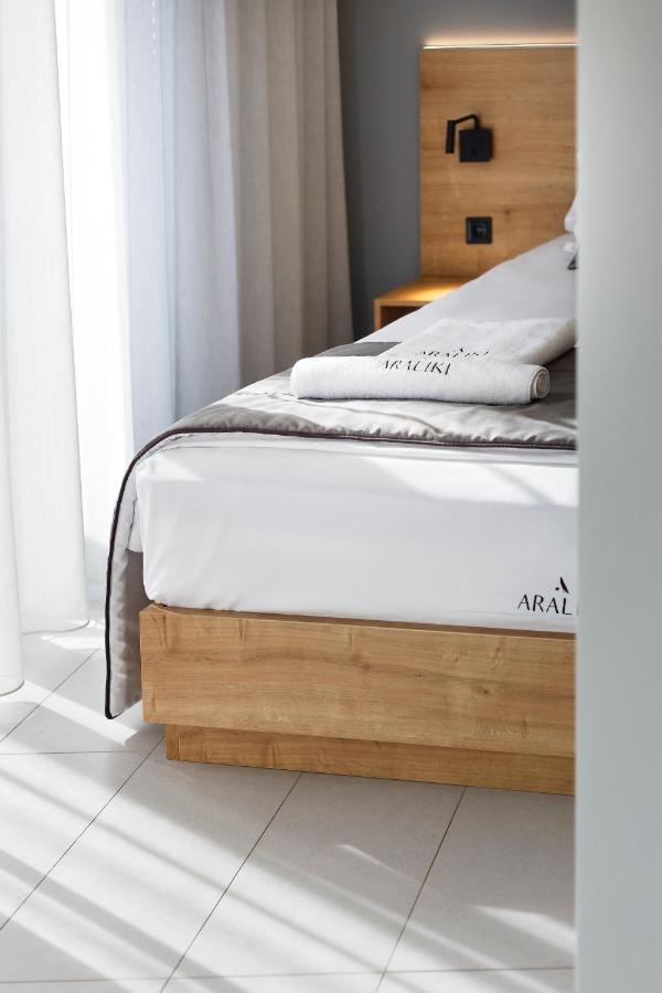 Araliki Suites โปไลโครโน ภายนอก รูปภาพ