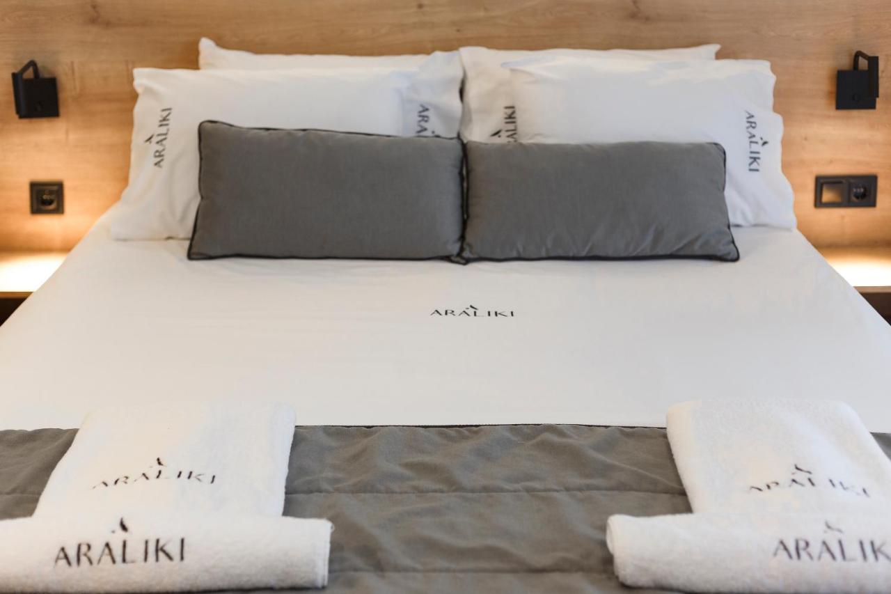 Araliki Suites โปไลโครโน ภายนอก รูปภาพ